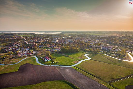 Wegorzewo, panorama lotnicza miasta od strony E z widoczna rzeka Wegorapa. EU, Pl, Warm-Maz. Lotnicze.